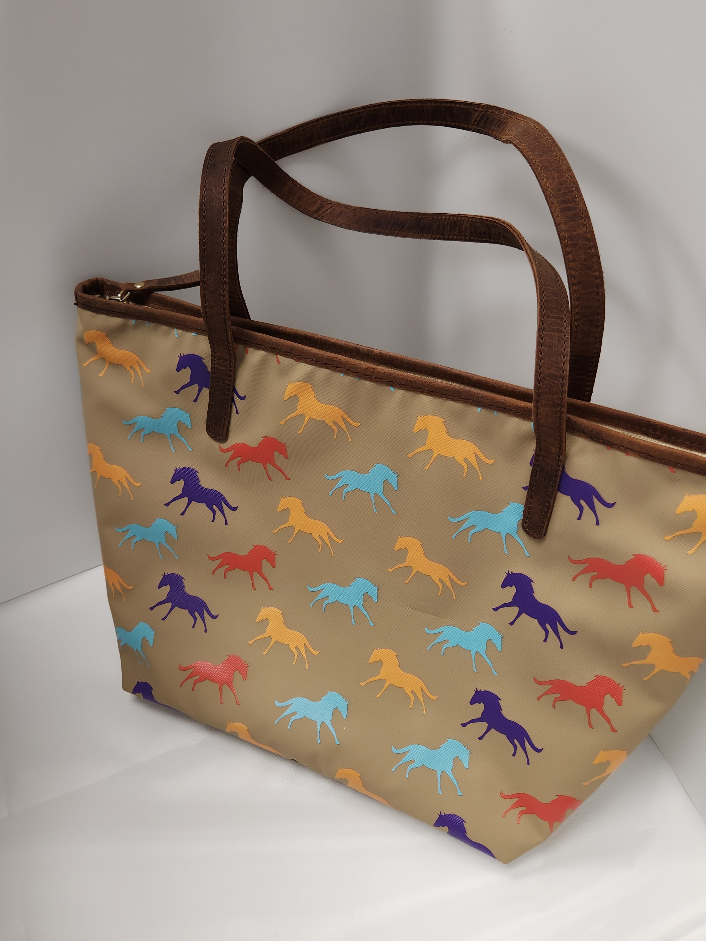 Silhouette Horse Bag - Large