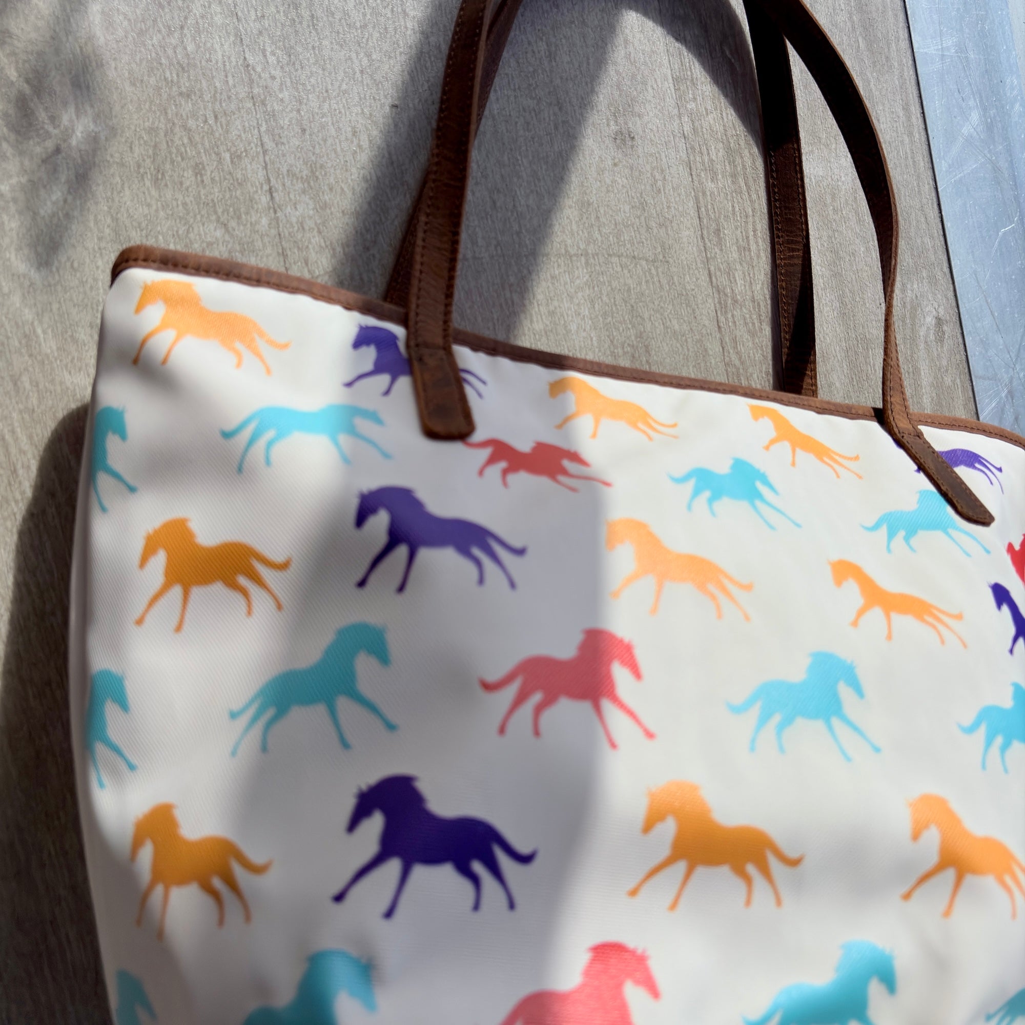 Silhouette Horse Bag - Large